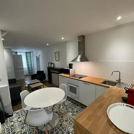 Appartement Cosy A Deux Pas De La Gare Laval  Extérieur photo